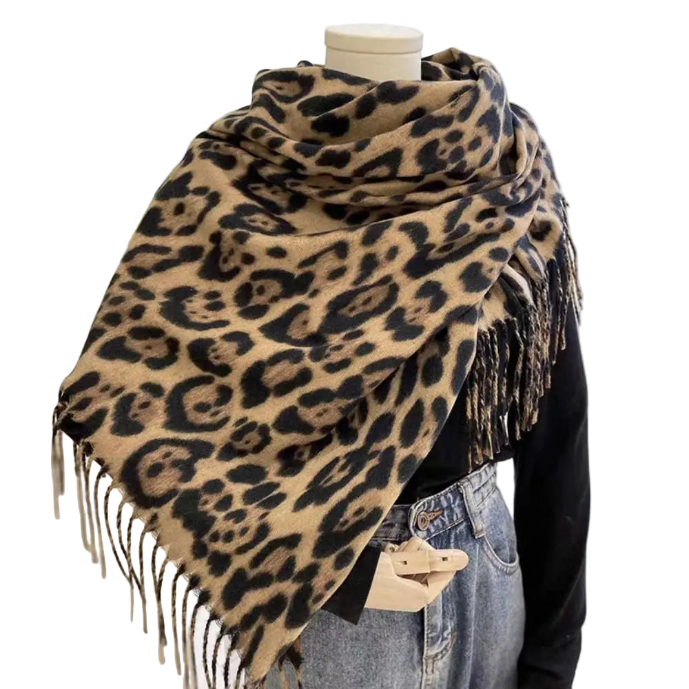 Châle écharpe Imane à pompons léopard 2. https://mamizora.fr/