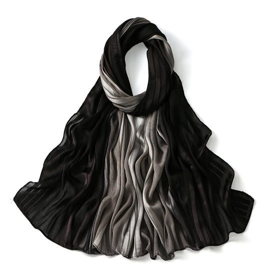 Foulard hijab Ines en satin de soie froissé. https://mamizora.fr/