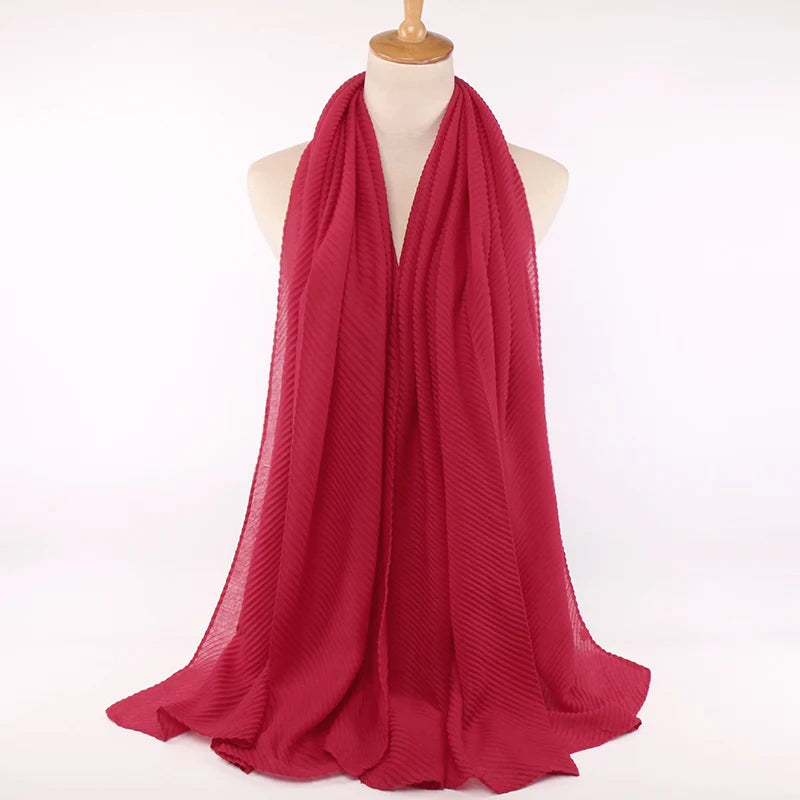 Hijab Samira uni en voile couleur Bordeaux. https://mamizora.fr/