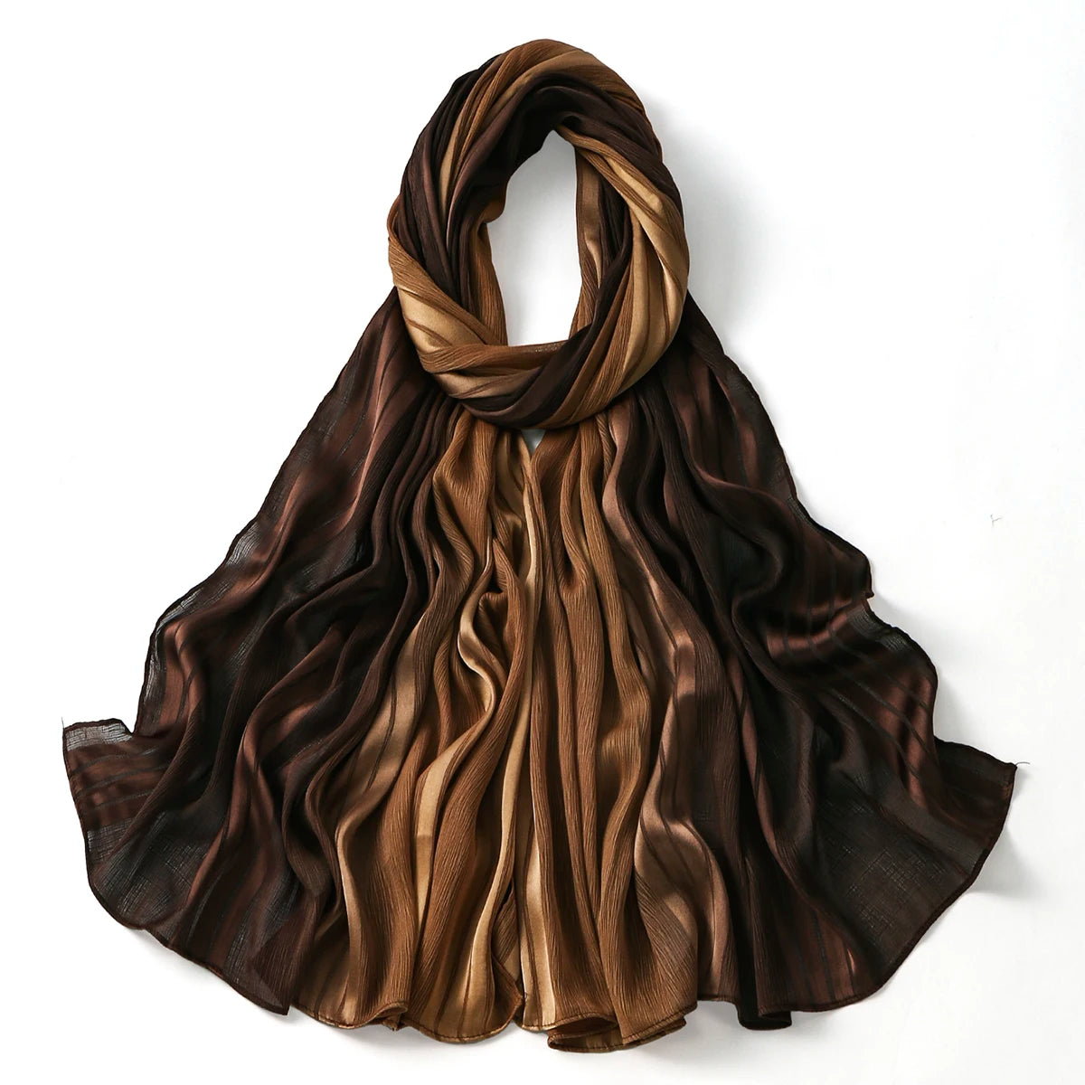 Foulard hijab Fadhila en satin de soie froissé.https://mamizora.fr/