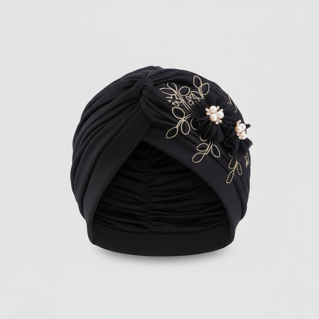 Turban à fleurs 3D brillantes pour femmes – foulard, hijab et bonnet plissé, accessoire tendance couleur noir. https://mamizora.fr/