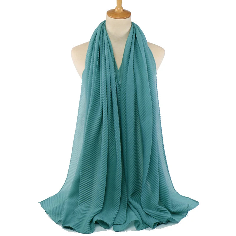 Hijab Samira uni en voile couleur Cyan. https://mamizora.fr/