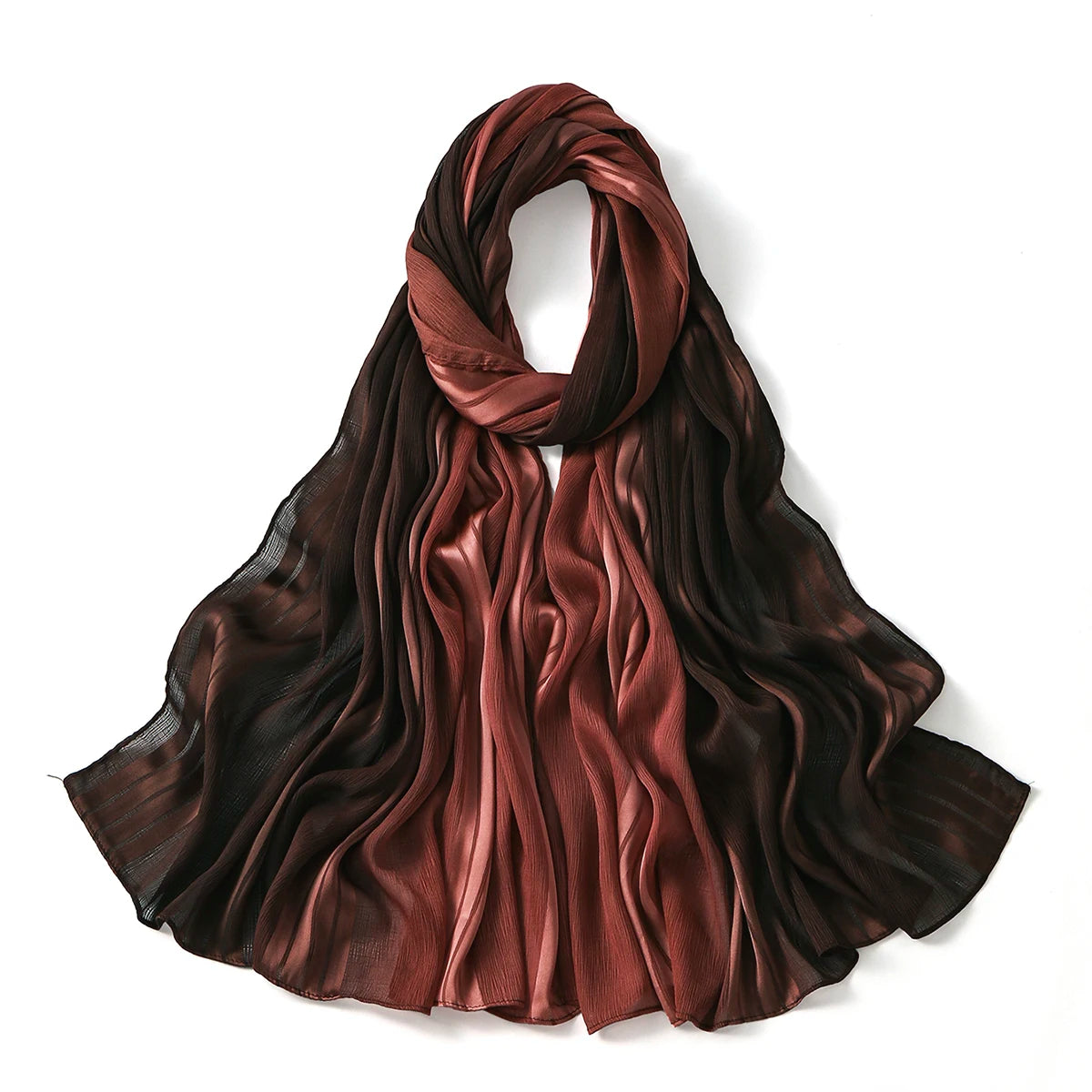 Foulard hijab en satin de soie froissé. https://mamizora.fr/