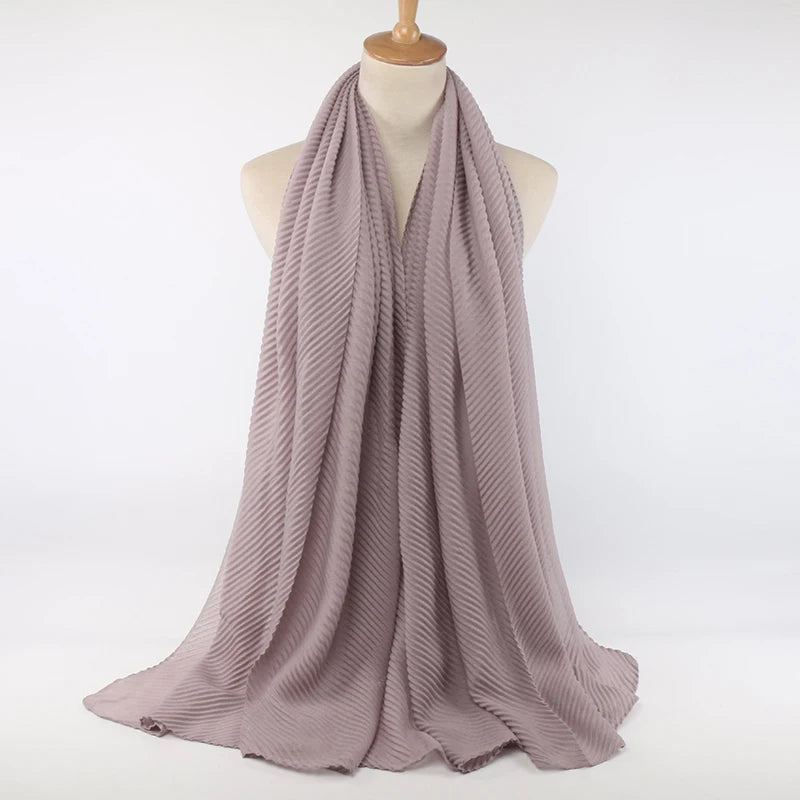 Hijab Samira uni en voile couleur Lilas 1. https://mamizora.fr/
