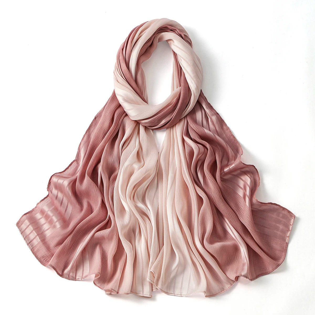 Foulard hijab Ines en satin de soie froissé. https://mamizora.fr/