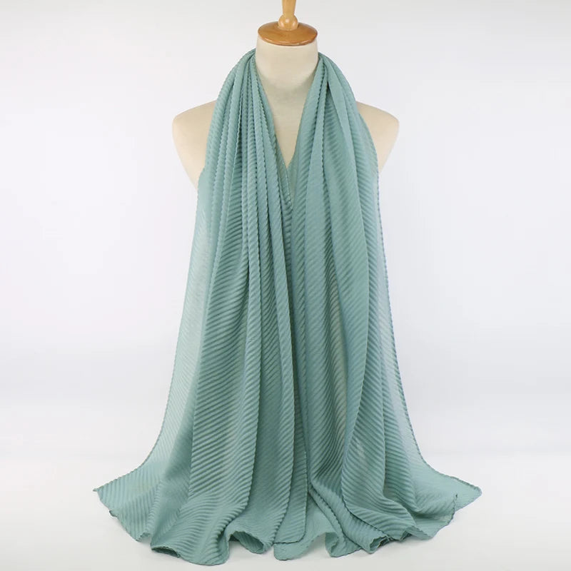 Hijab Samira uni en voile couleur Vert sauge. https://mamizora.fr/