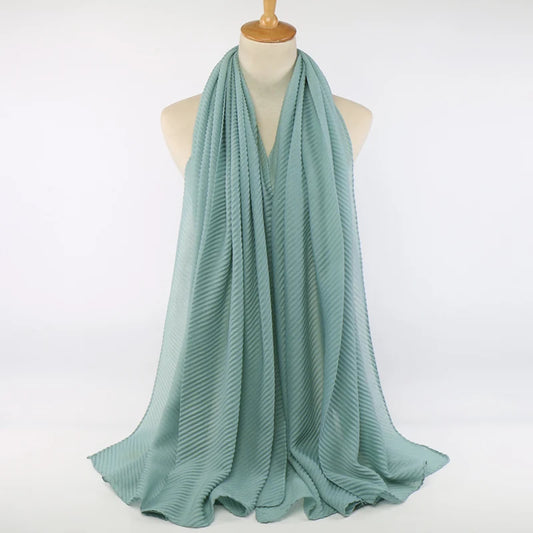 Hijab Samira uni en voile couleur Vert sauge. https://mamizora.fr/