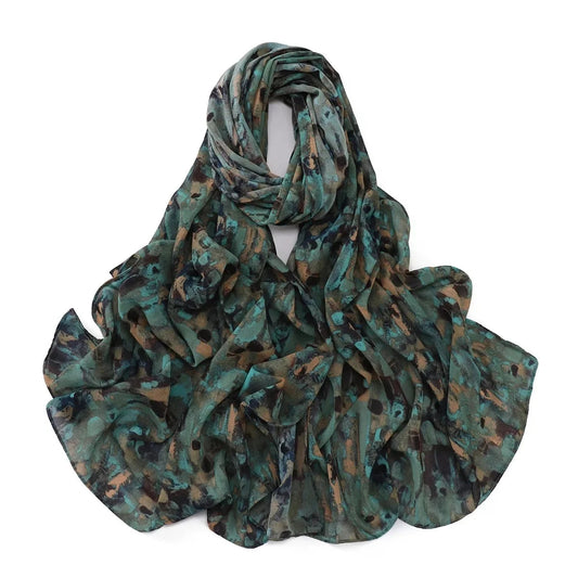 Foulard hijab Dalal en satin de soie froissé. https://mamizora.fr/